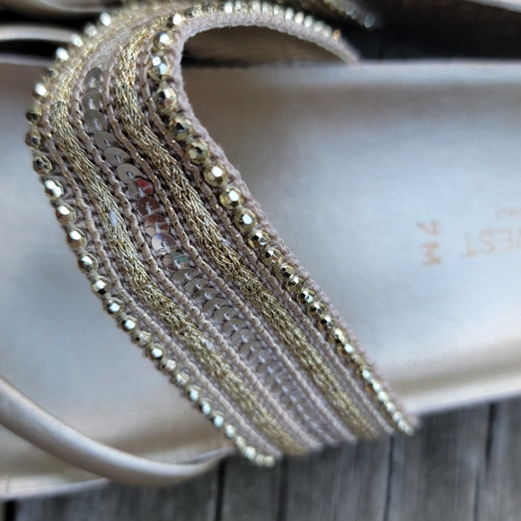 NINE WEST gold sequin sandals. size 7 women.NWOB* - Picture 3 of 4